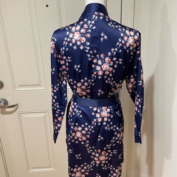 NWT Morgan Lane Satin Robe - Picture 3 of 5